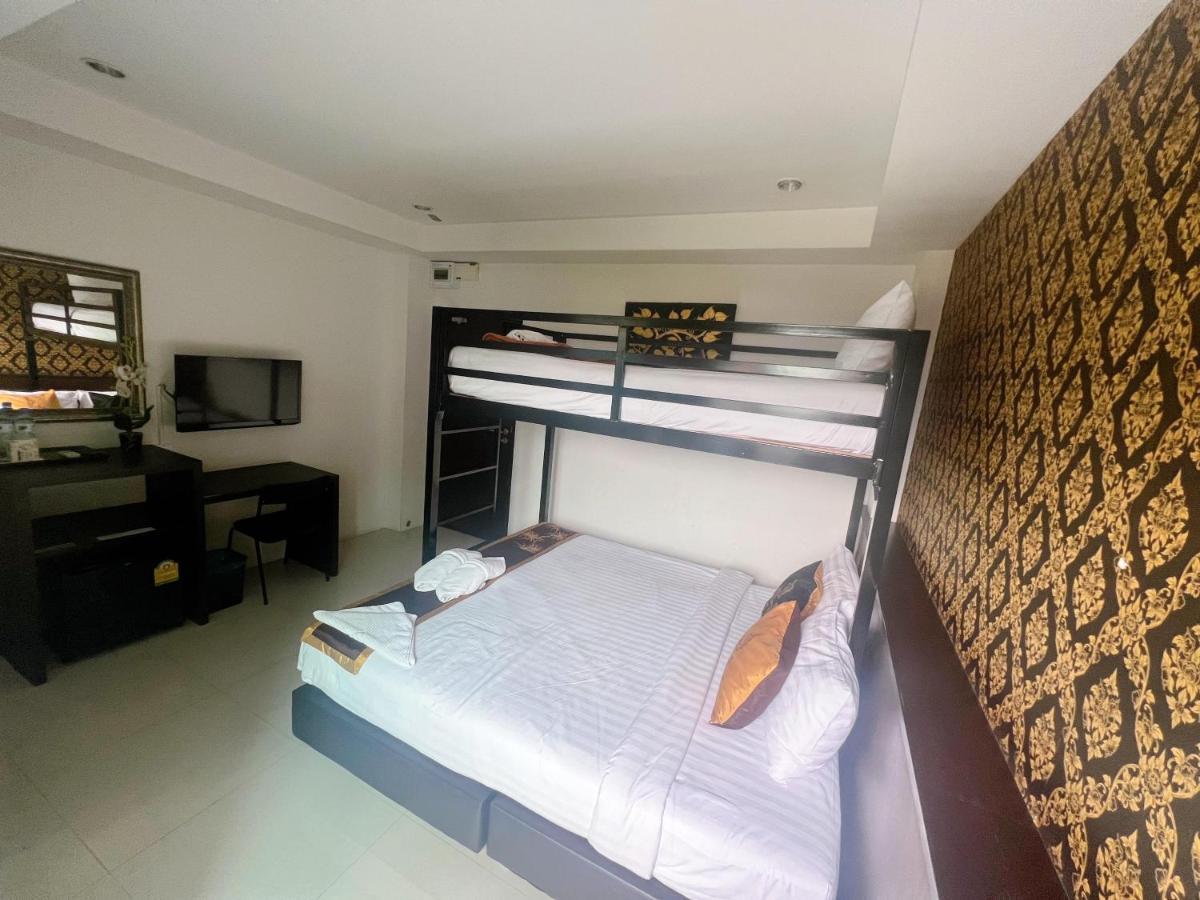 Adamaz House Hotel Bangkok Exterior photo