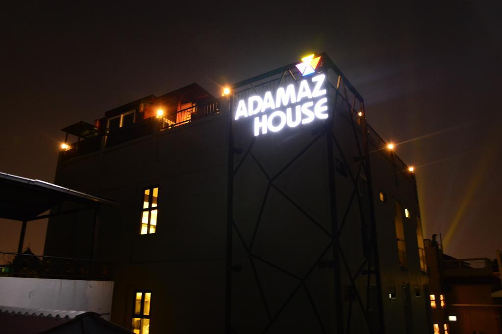 Adamaz House Hotel Bangkok Exterior photo