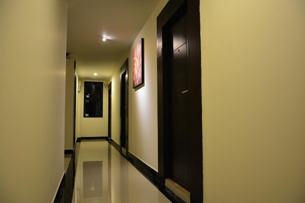 Adamaz House Hotel Bangkok Exterior photo