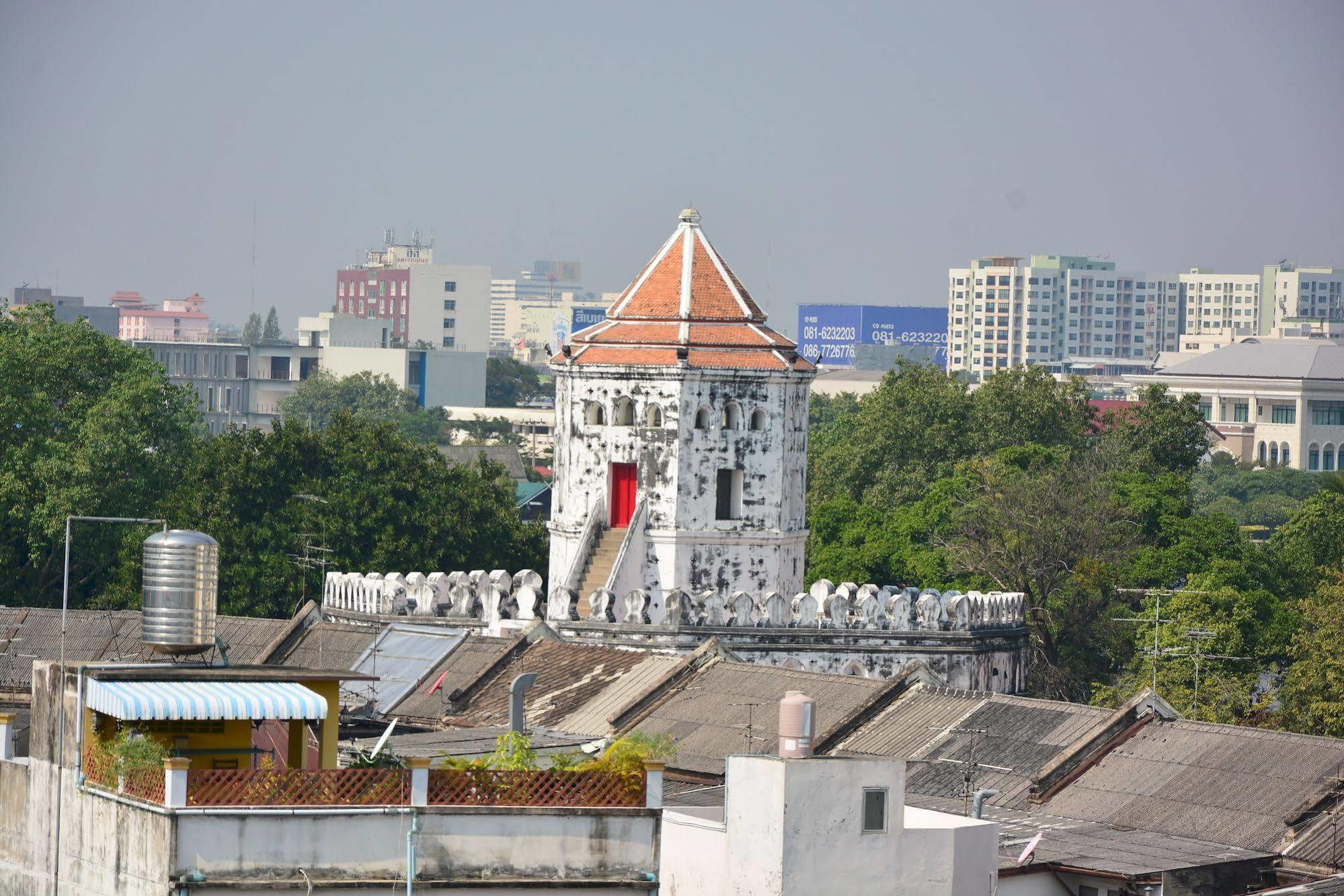 Adamaz House Hotel Bangkok Exterior photo